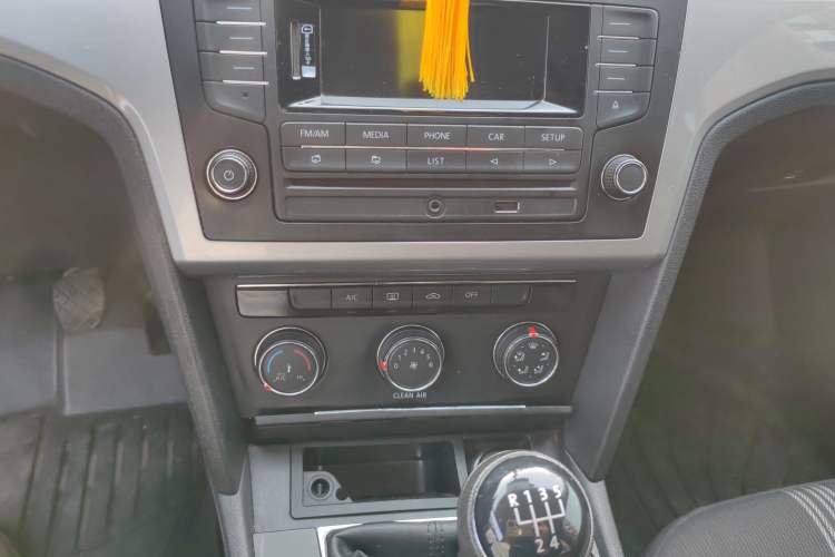 Used Volkswagen Lamando 2017 230TSI Manual Trend Edition
