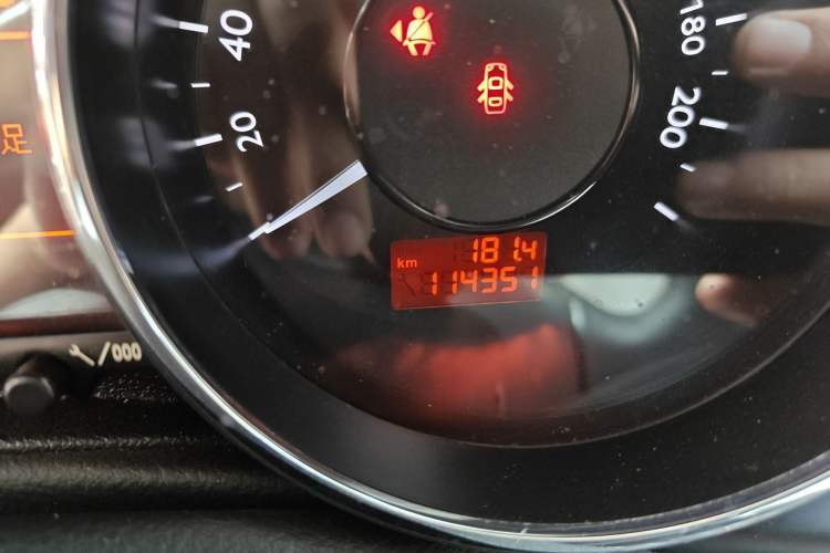 Used Peugeot 3008 2013 1.6THP Automatic Prestige Edition Odometer Close Up