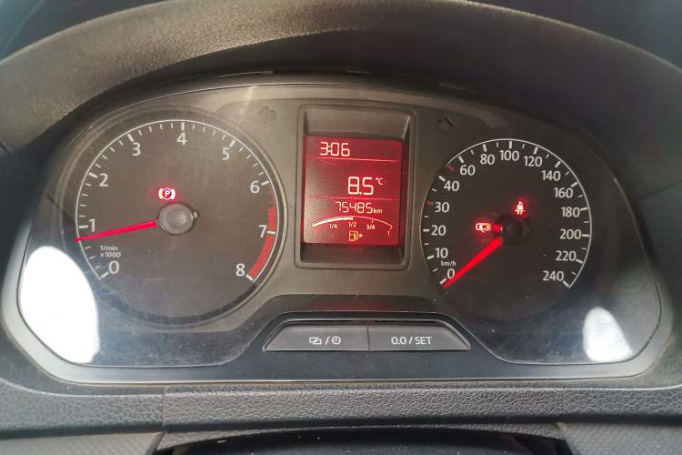 Used Volkswagen Jetta 2015 Zhuihui Edition 1.4L Manual Fashion Model