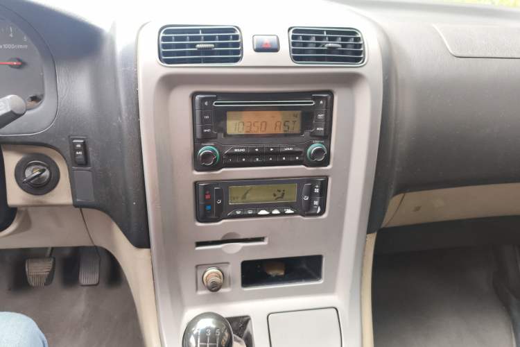 Used Jinbei Grace 2010 2.0L Ruixiang Luxury Version (Short Wheelbase) 1TR