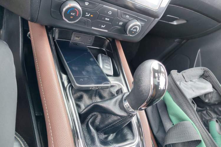 Used Dongfeng Fengon 580 2016 1.5T Manual Luxury Edition
