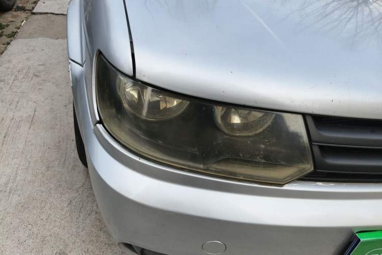 Used Volkswagen Jetta 2012 1.6L Collector's Edition Right Front Headlight