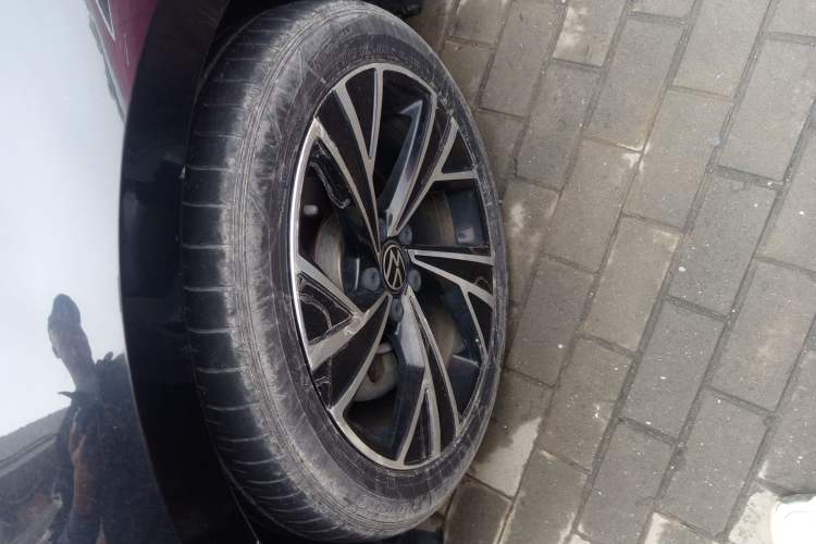 Used Volkswagen Magotan 2020 330TSI DSG Luxury Edition Left Front Wheel Hub