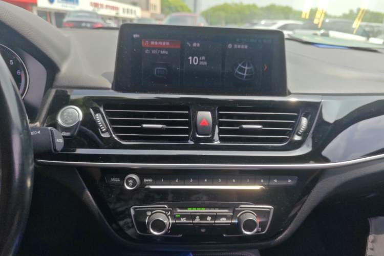 Used BMW 1 Series 2021 120i M Sport Night Edition Audio And AC Panel
