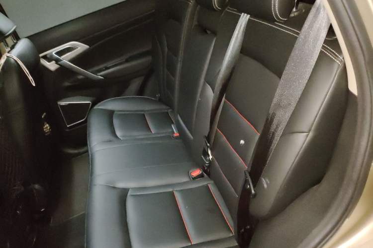 Used Geely Auto Emgrand X7 Sport 2018 1.8TD Automatic Two-Wheel Drive Smart 4G Connected Version