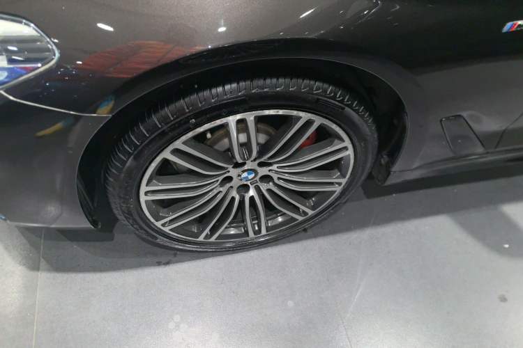Used BMW 5 Series 2018 Restyled 530Li Leading Edition M Sport Package