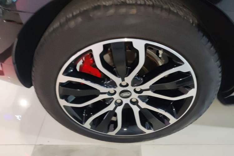 Used Land Rover Range Rover Sport 2021 3.0 L6 YAO Black Edition
