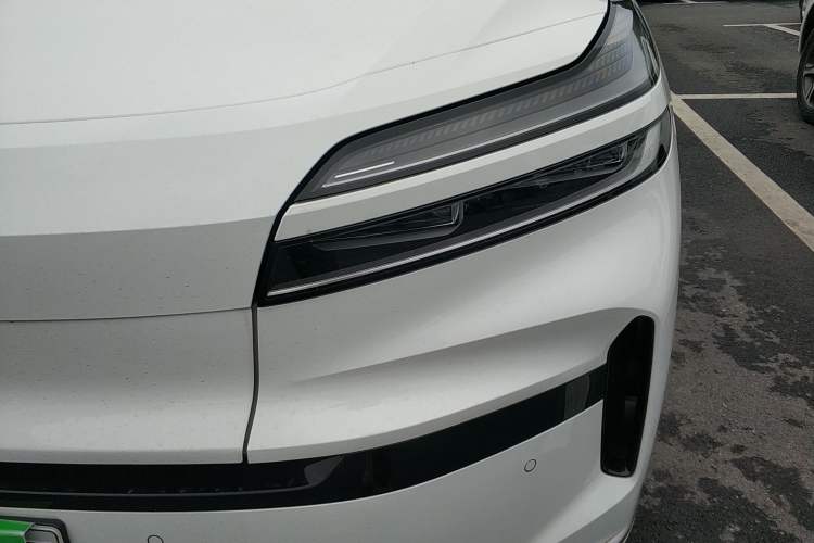 Used ONVO Luxeed L90 2025 Model—Max Six-Seater Version Left Front Headlight