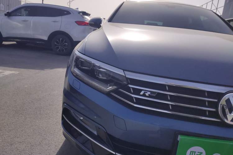 Used Volkswagen Variant 2016 380TSI Two-Wheel Drive R-Line Version
