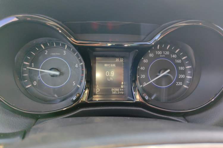 Used JMC Yuhu 7 2020 2.0T Diesel Automatic 2WD Comfort Plus Long Wheelbase China VI Emission Standard JX4D20A6L
