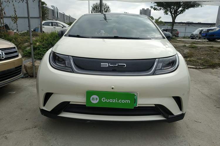 Used BYD Dolphin 2023 420 km Fashion Edition
