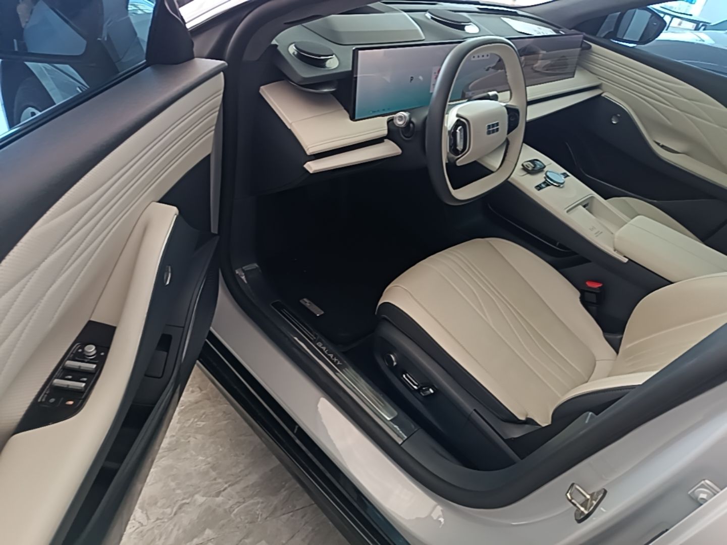 Geely Galaxy E8 2024 550 km Range Rear-Drive MAX — снимка 18
