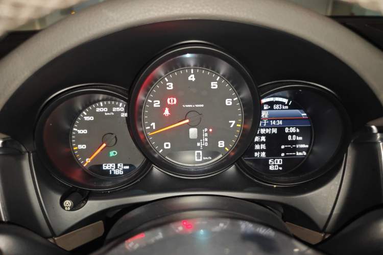 Used Porsche Macan 2016 Macan 2.0T Instrument Cluster