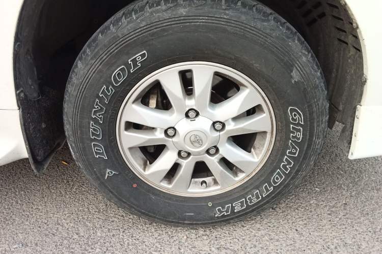 Used Toyota Land Cruiser 2012 4.0L Automatic VX
