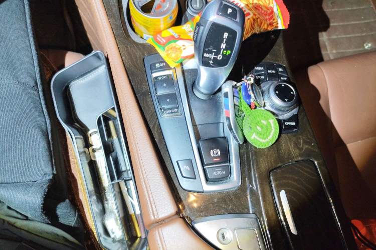 Used BMW 5 Series 2014 525Li Leading Model
