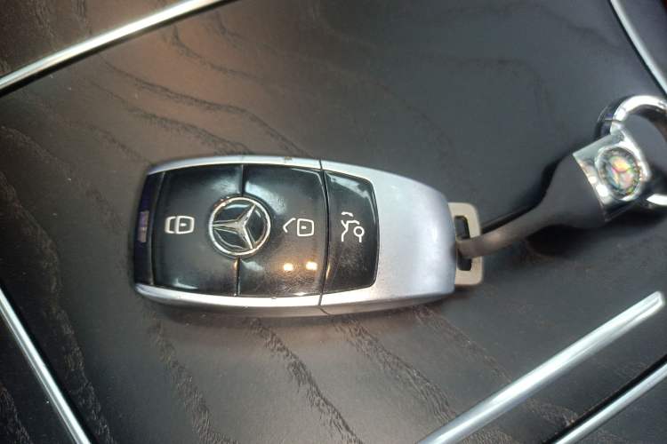 Used Mercedes-Benz E-Class 2018 Facelift E 200 L Sport Edition
