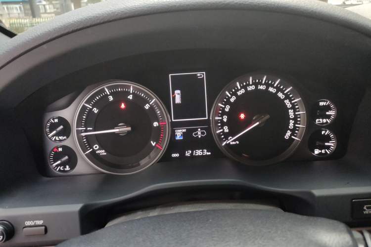 Used Toyota Land Cruiser 2018 5.7L VX-S 7-Seater Middle East Version Instrument Cluster