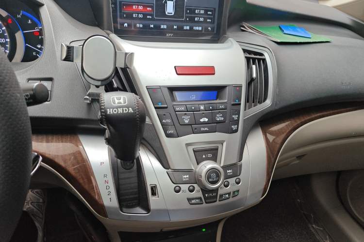 Used Honda Odyssey  Audio And AC Panel