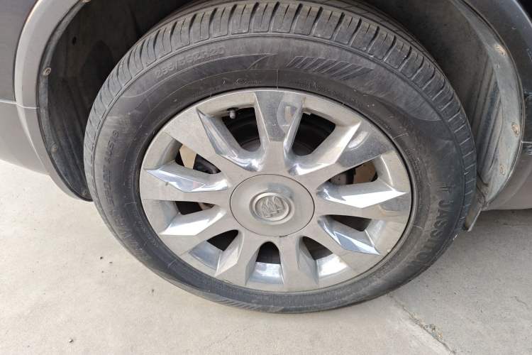 Used Buick Enclave 2010 3.6L Flagship Edition Right Rear Wheel Hub