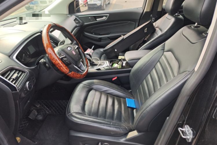 Used Ford Edge 2016 EcoBoost 245 Two-Wheel-Drive Titanium 7-Seater
