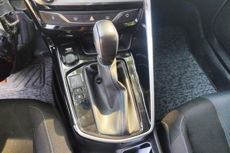 Used Peugeot 308 2018 1.6L Automatic Luxury Edition Gear Lever