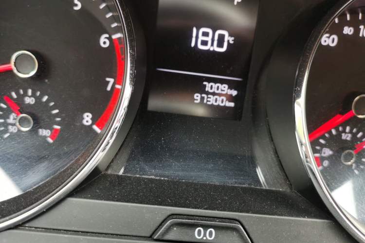 Used Volkswagen Lamando 2017 230TSI DSG Fashion Edition Odometer Close Up