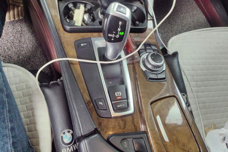 Used BMW 5 Series 2011 528Li Leading Model
