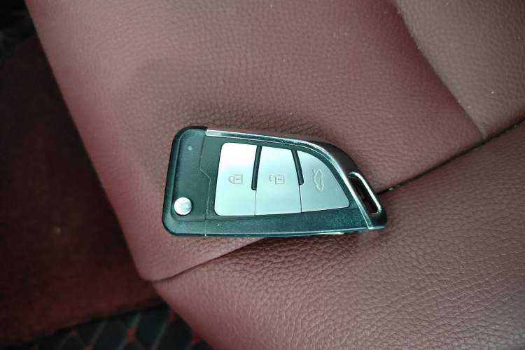 Used Jeep Compass (Import) 2015 2.0L two-wheel drive sport version