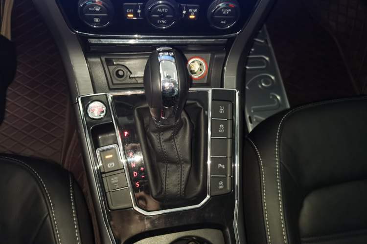 Used Volkswagen Passat 2017 330TSI DSG Luxury Edition
