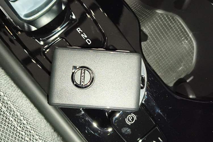 Used Volvo XC40 2025 B3 Smart & Luxurious Edition
