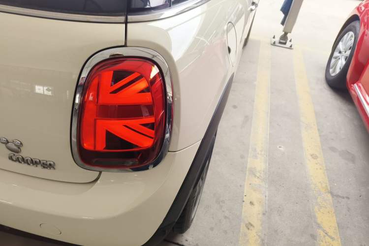 Used MINI 2014 1.5T COOPER Fun
