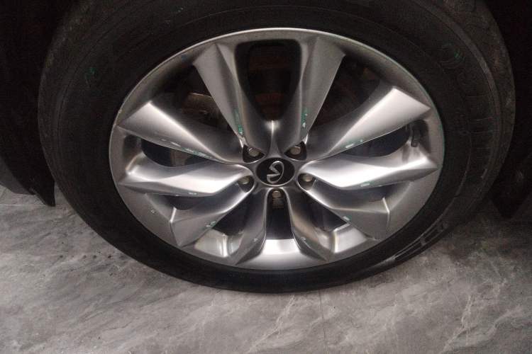 Used Infiniti QX50 2020 2.0T Two-Wheel Drive Fashion Edition Left Front Wheel Hub