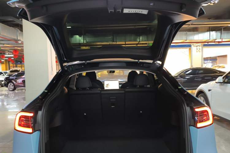 Used Tesla Model Y 2024 Long-Range All-Wheel-Drive Version