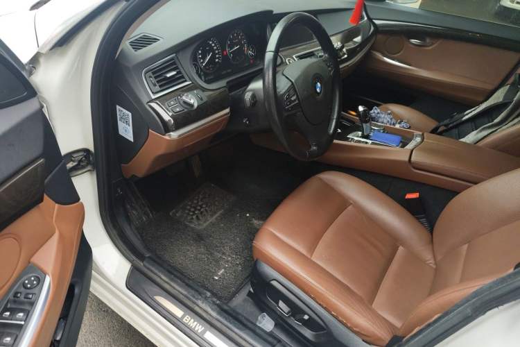 Used BMW 5 Series GT 2014 528i Leading Model
