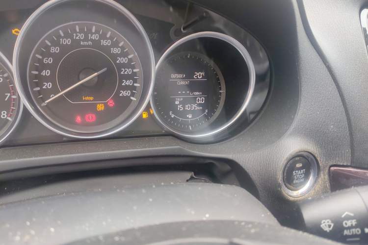 Used Mazda Atenza 2014 2.5L Blue Sky Prestige Edition Odometer Close Up