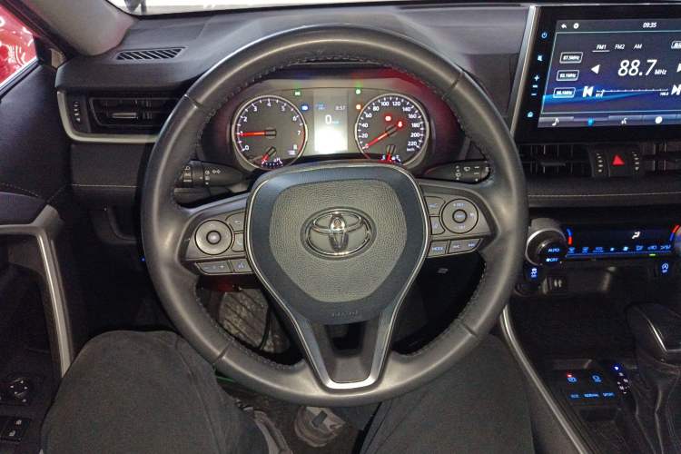 Used Toyota Wildlander 2021 2.0L CVT Two-Wheel Drive Luxury Edition Steering Wheel