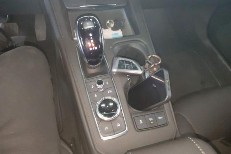 Used Cadillac XT4 2024 28T Two-Wheel-Drive Prestige Version
