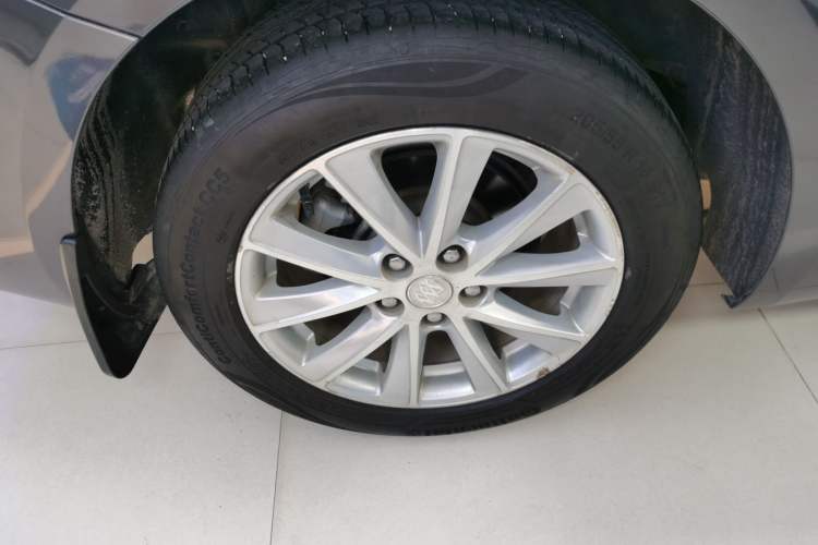 Used Buick Verano 2015 Sedan 20T Dual-Clutch Leading Model Right Rear Wheel Hub