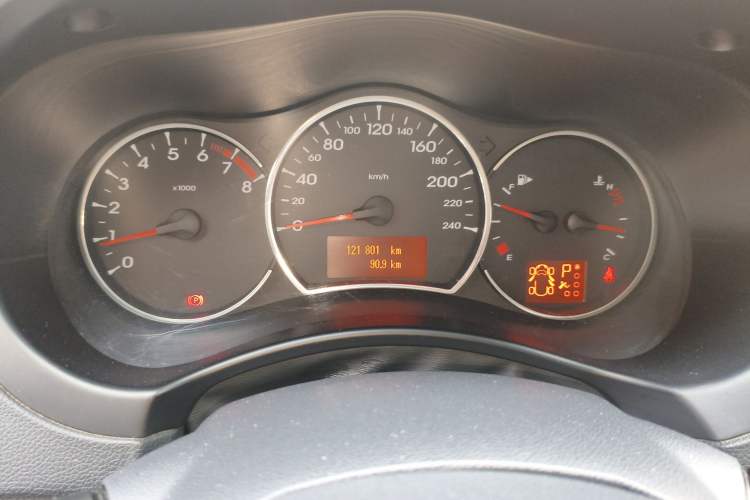 Used Renault Koleos 2010 2.5L Two-Wheel-Drive Luxury Version