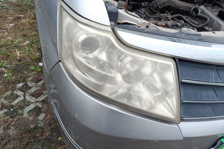 Used Dongfeng Shuaike 2013 Revised Version 1.5L Manual Comfort Trim 7 Seats China IV Standard