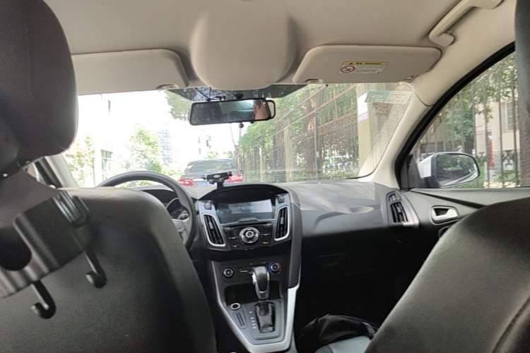 Used Ford Focus 2015 Hatchback 1.6L Automatic Comfort Model Headliner
