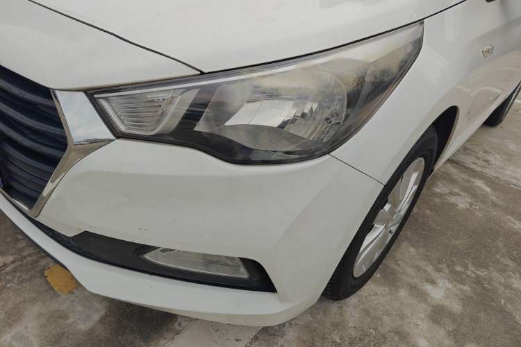 Used Hyundai Verna (new generation) 2016 1.4L Automatic Cool Edition GLS Left Front Headlight