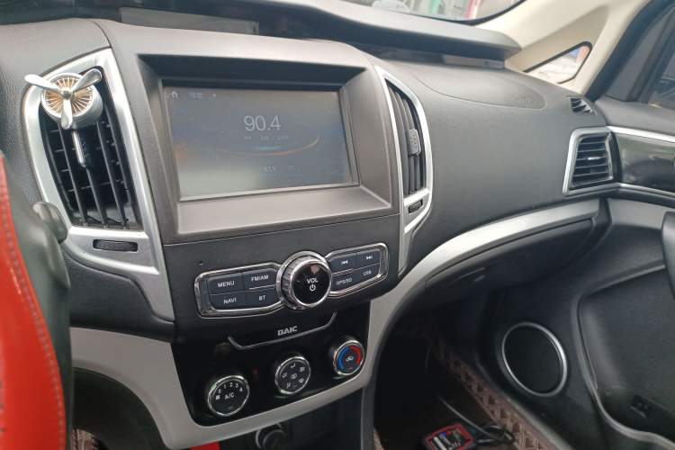 Used HYOSOW H3 2015 1.5L manual Comfort trim level
