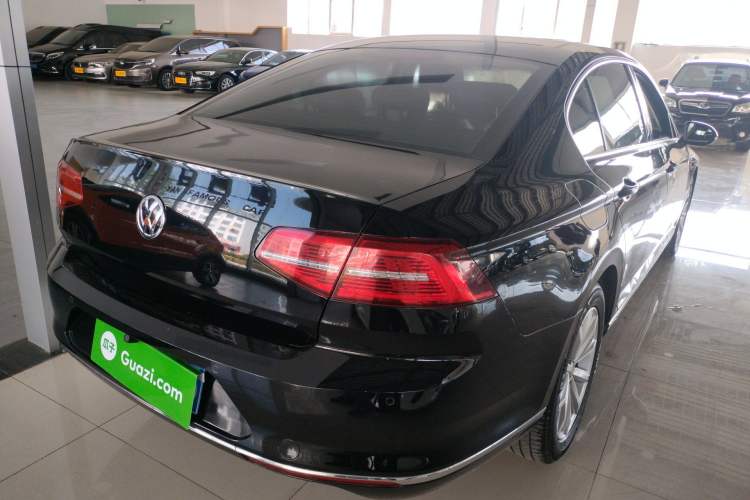 Used Volkswagen Magotan 2018 330TSI DSG Advanced Model Rear Right 45 Deg