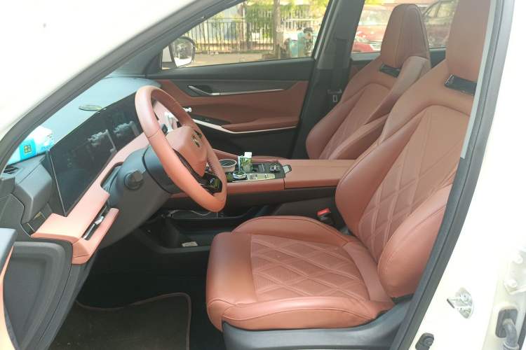 Used CHANGAN CS75 PLUS 2023 3rd Generation 1.5T Automatic Prestige Model
