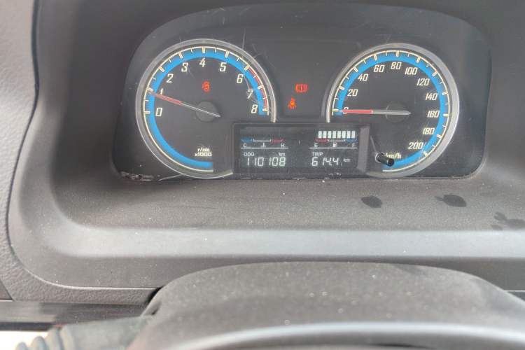Used Baojun 730 2014 1.5L manual Comfort ESP version 7 seats Odometer Close Up