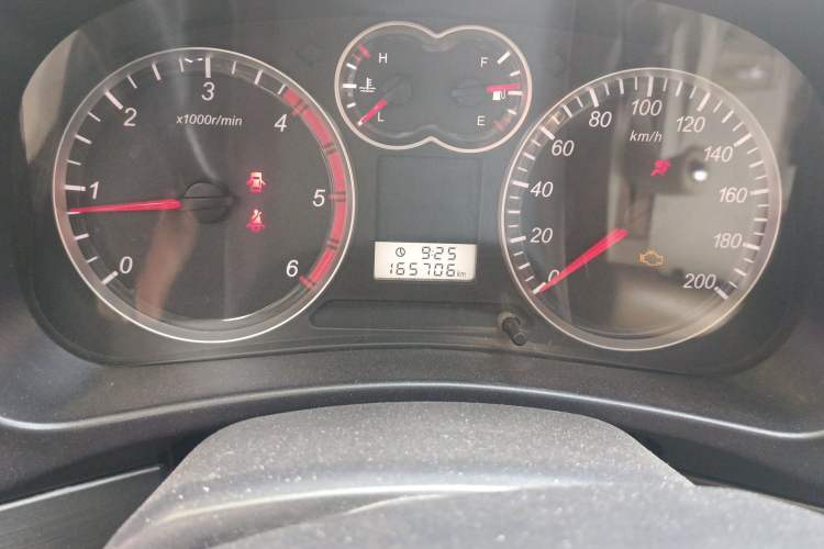 Used Haval H3 2010 Leading Edition 2.5 TCI Two-Wheel Drive Comfort Model Odometer Close Up