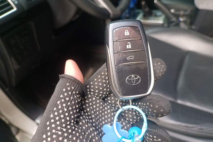 Used Toyota Prado 2016 2.7L Automatic Standard Edition Vehicle Key