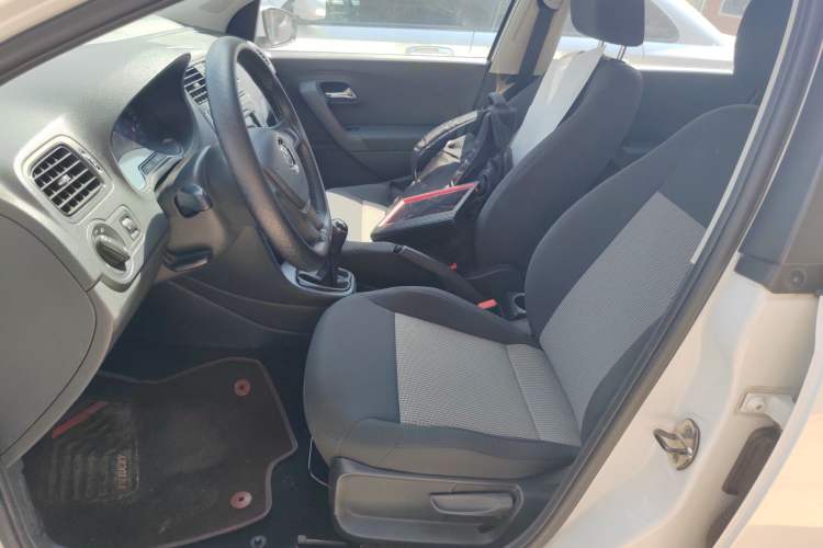 Used Volkswagen Polo 2014 1.4L Manual Fashion Edition Left Front Seat