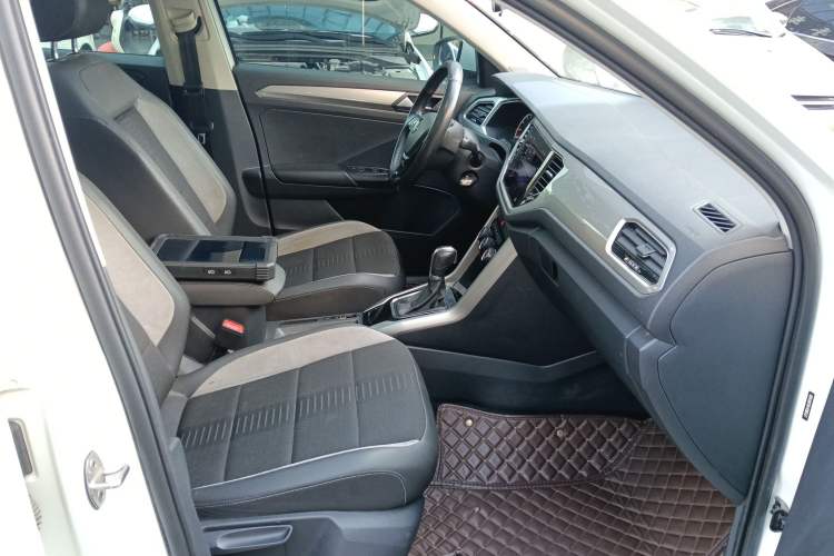 Used Volkswagen T-ROC 2021 280TSI DSG Two-Wheel Drive Elite Connect Edition